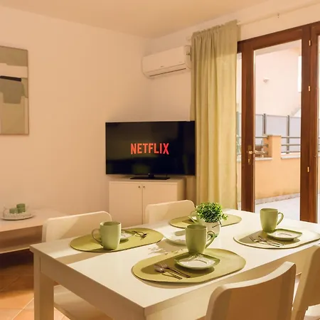 Shared Swimming Pool, House Relax Lu Bagnu Daire Castelsardo