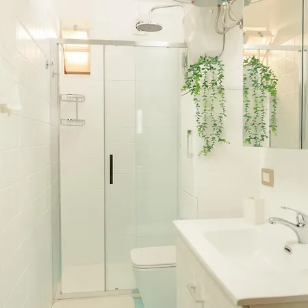 Daire Shared Swimming Pool, House Relax Lu Bagnu *